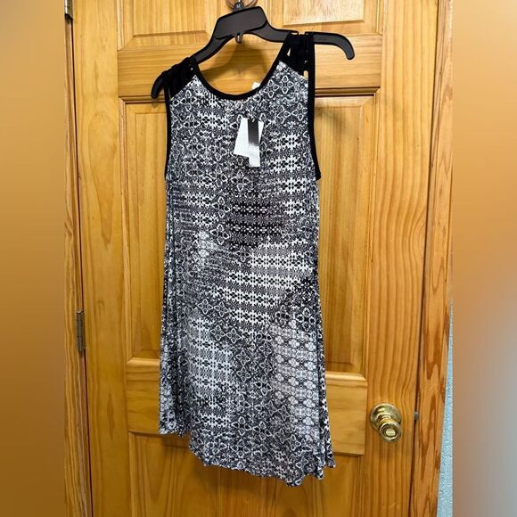 NWT Speechless size M black and white printed dress - Picture 1 of 7